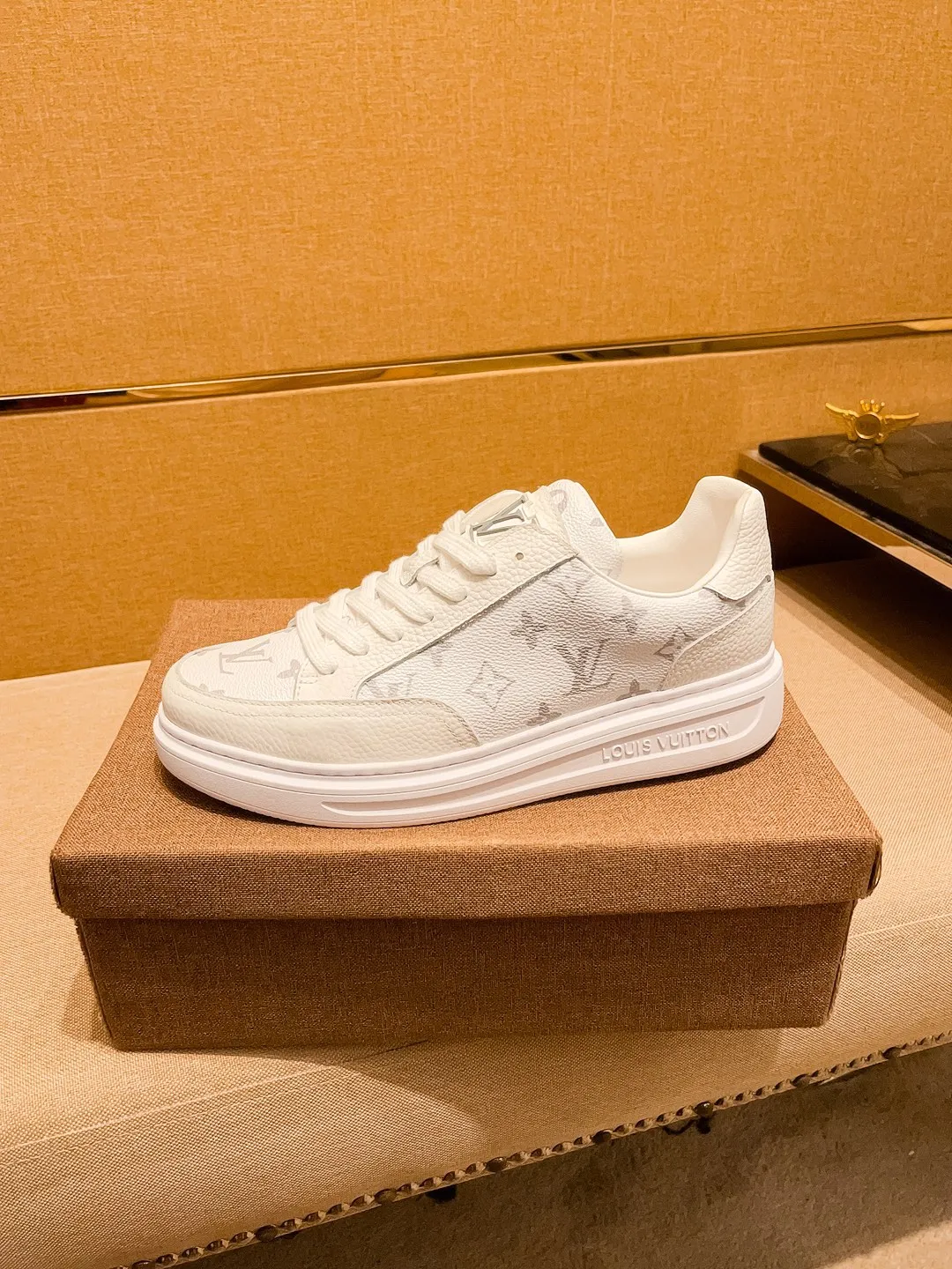 Men's shoes 💰 400💰【 LV 】🔥 Louis Vuitton, high-end men's shoes brand, official website 1:1 latest masterpiece: the upper is made of first-layer cowhide imported from Italy with a comfortable and breathable lining➕original non-slip and wear-resistant outsole🔥, making walking more convenient and comfortable! An exclusive new model, a stunning work, a beautiful 1:1 replica [color] compared to the official quality! Create a fashionable personality to set off your uniqueness! A must-have for trendy men! Classic 🔥Size: 38-44 Color: 🔥 3⃣️colors available🔥.